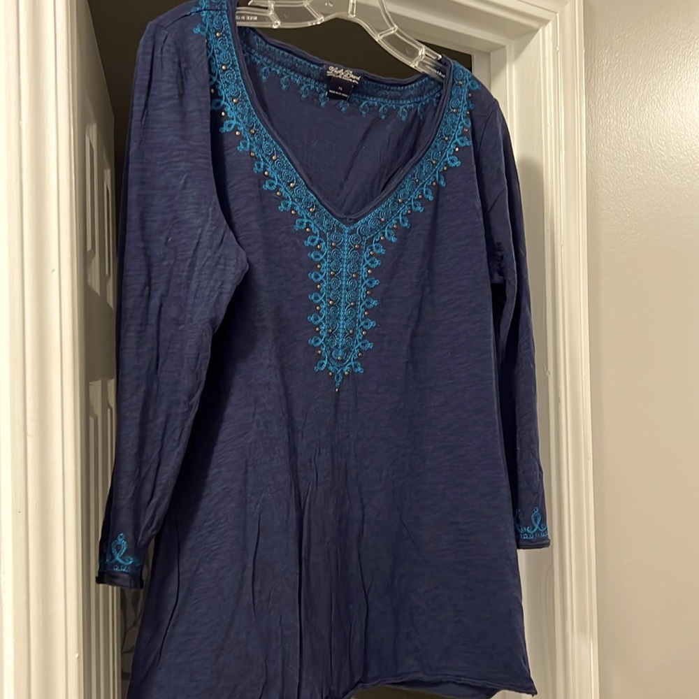 Lucky Brand blouse with details!